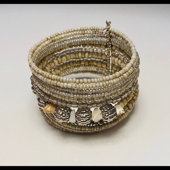 Cream Colored Womens Beaded Jewelry Cuff Bracelet - Picture 2 of 2